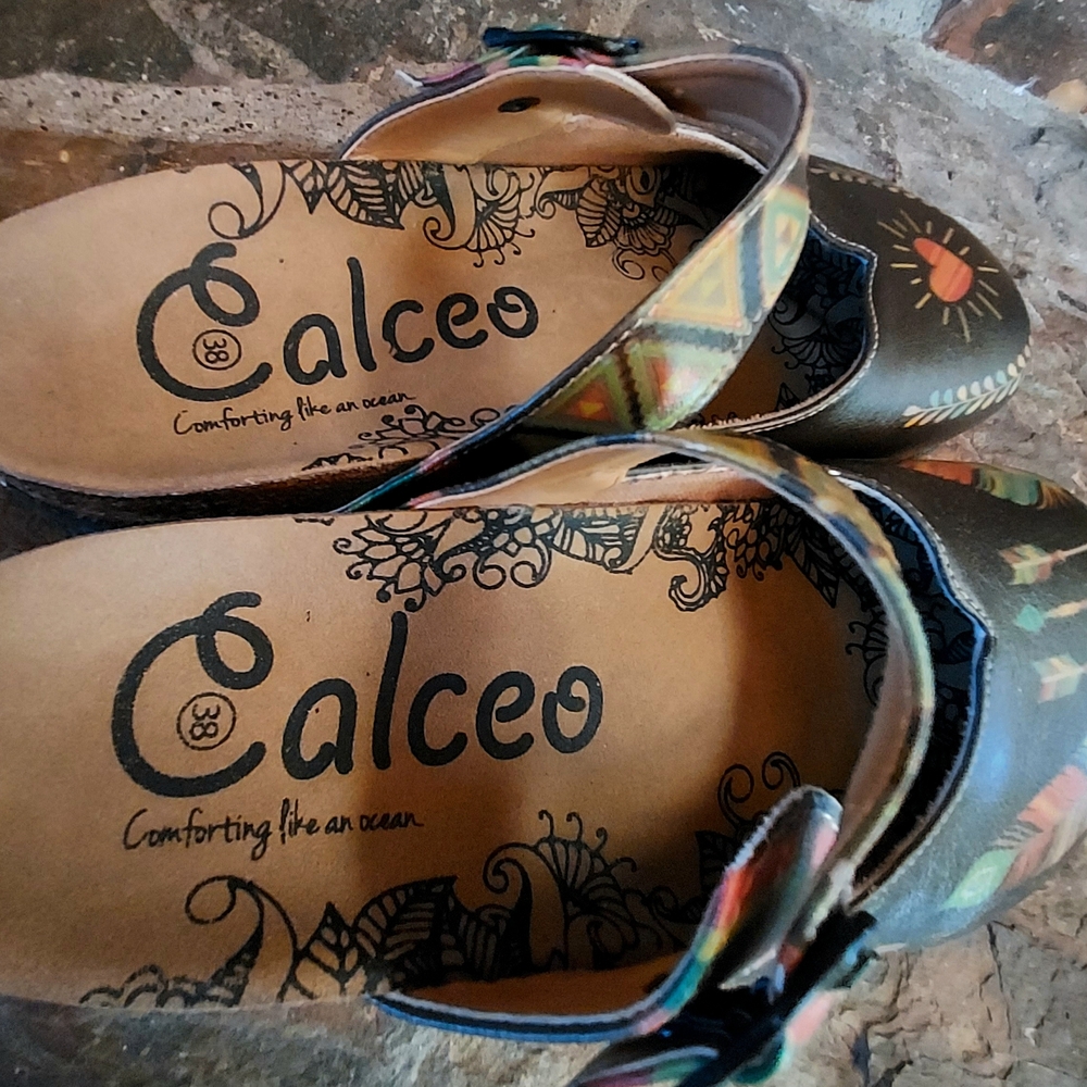 Black and Red Handcrafted Mules with Open Back - Picture 4 of 9